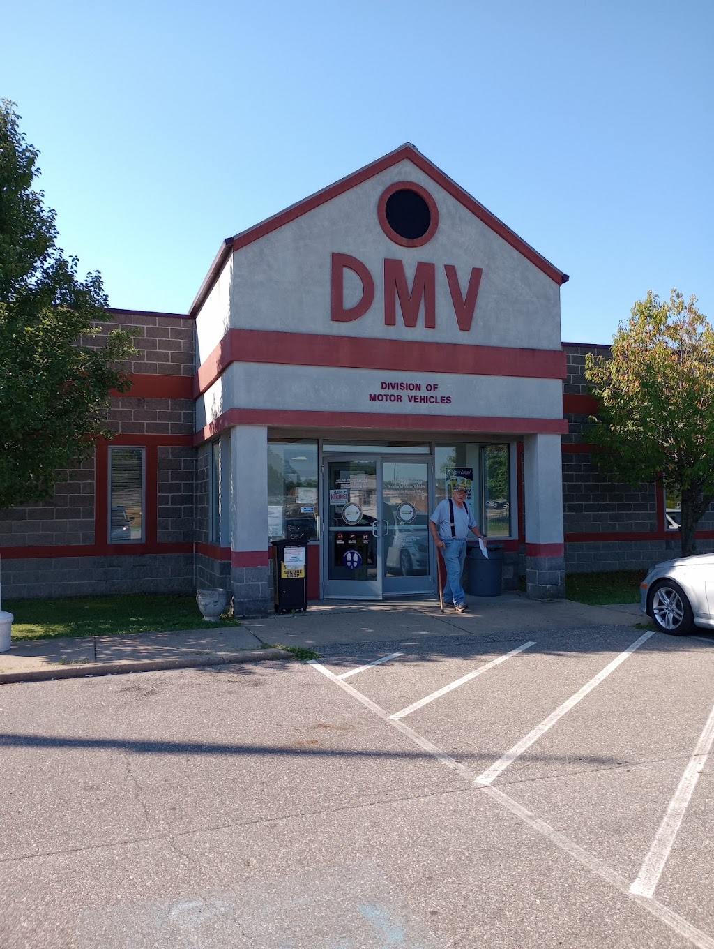 Division of Motor Vehicles | 400 Teletech Dr #100, Moundsville, WV 26041, USA | Phone: (304) 558-3900