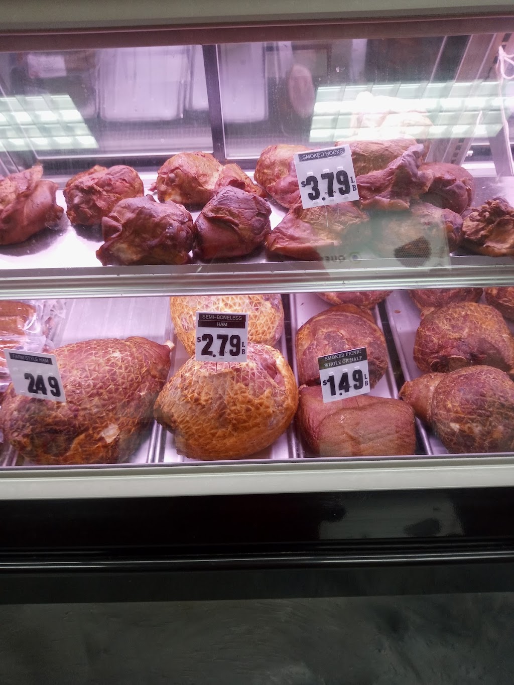 Hasselbach Meats | 4637 Oak Harbor Rd, Fremont, OH 43420, USA | Phone: (419) 332-1747