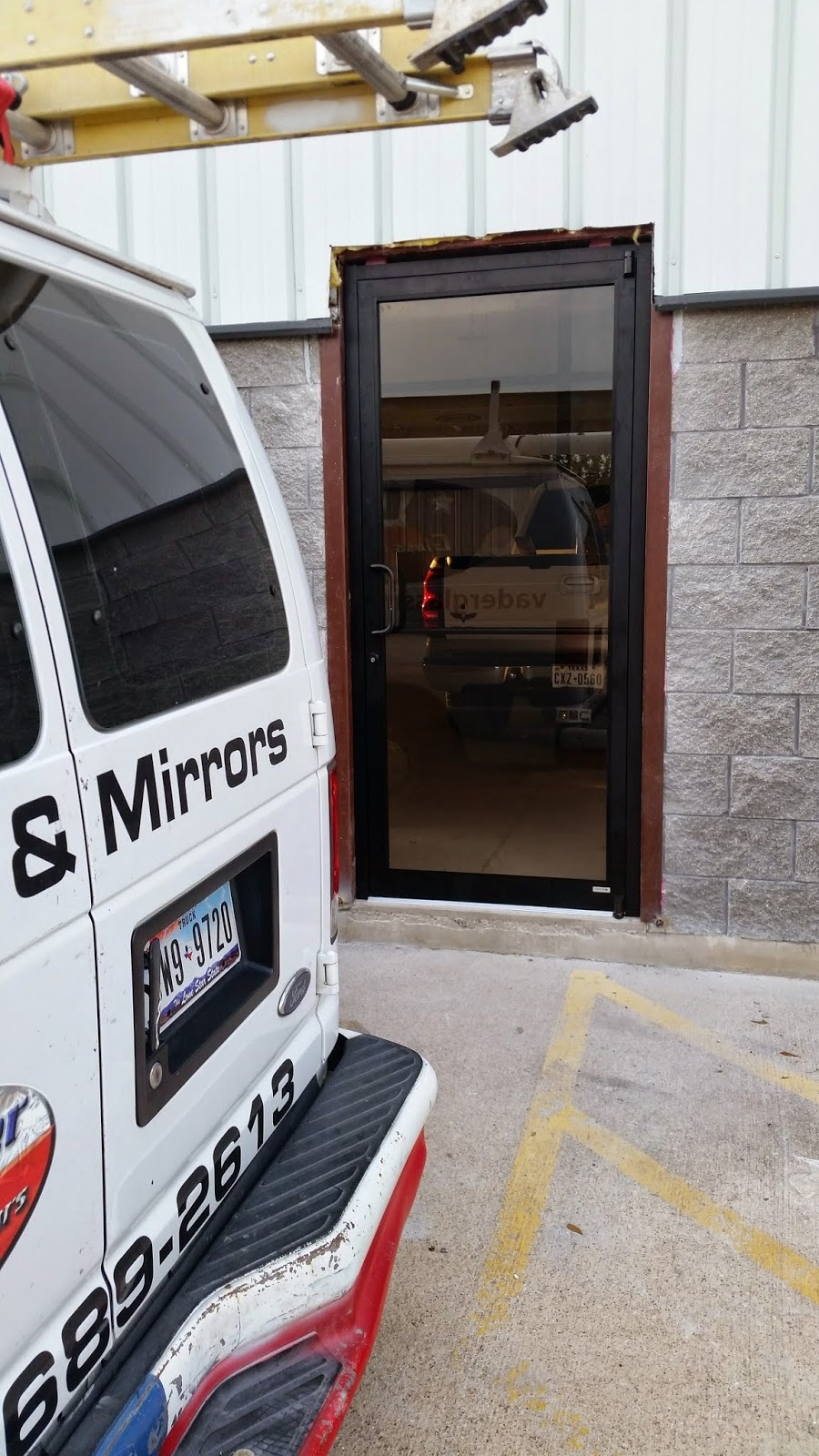 Vader Glass & Mirror | 1613 N Crowley Rd #350, Crowley, TX 76036, USA | Phone: (817) 689-2613