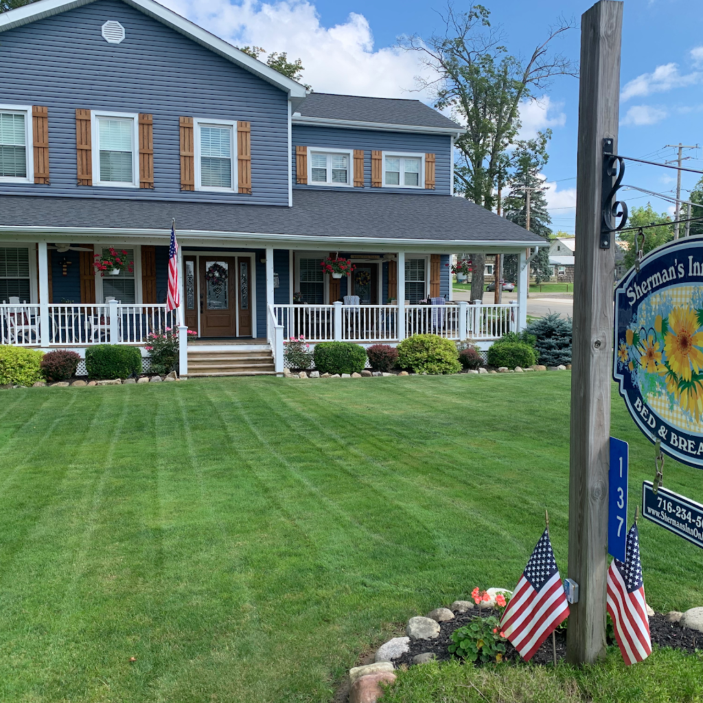 Shermans Inn on Main Bed & Breakfast | 137 W Main St, Sherman, NY 14781, USA | Phone: (716) 720-0889