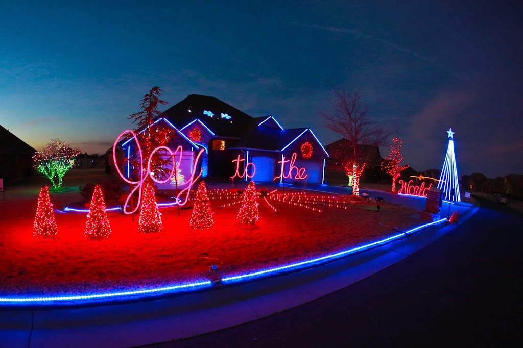 Stone Christmas Lights | 2015 Cedar Trail, Cashion, OK 73016, USA | Phone: (405) 633-2010