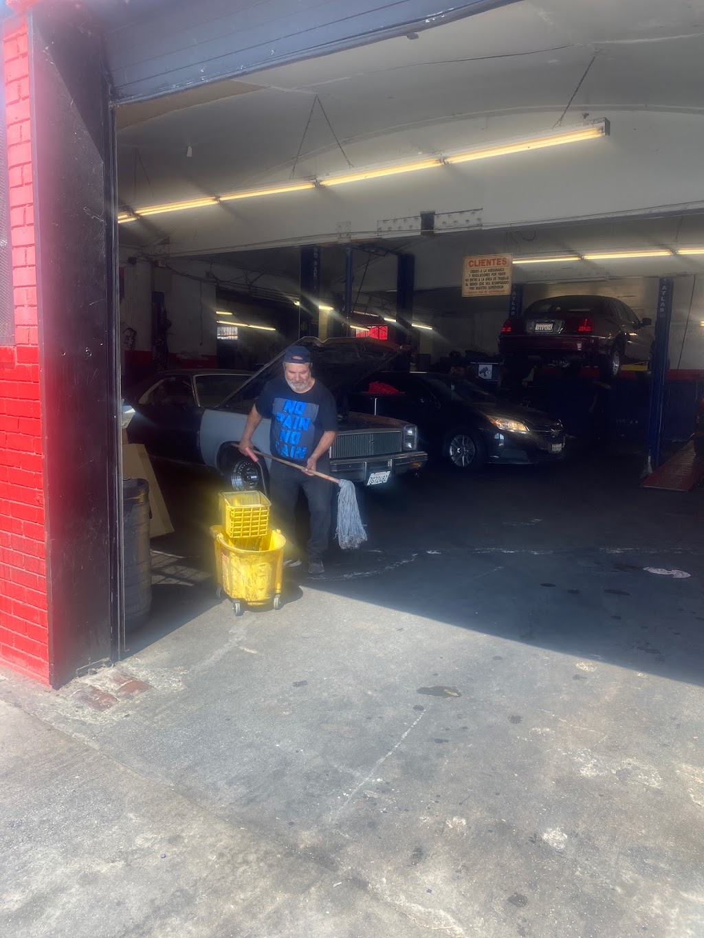 Lorenas Autoservice | 1233 S Lorena St, Los Angeles, CA 90023, USA | Phone: (323) 269-4865