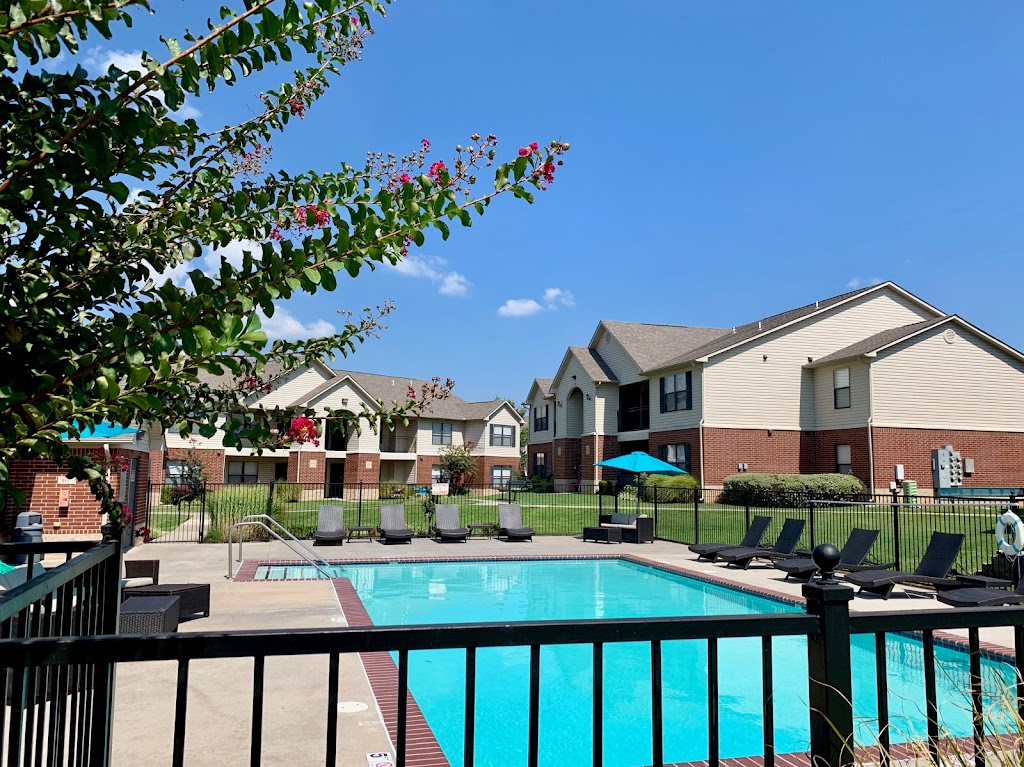 CrownRidge Apartments | 3751 Eagle Cliff Dr, Norman, OK 73072, USA | Phone: (405) 310-2200