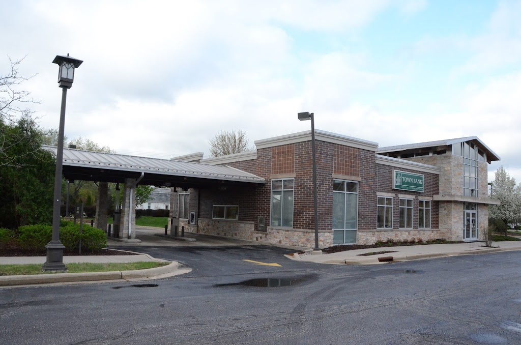 Town Bank | N 72, W13435 Jacob Ln, Menomonee Falls, WI 53051, USA | Phone: (262) 251-3938