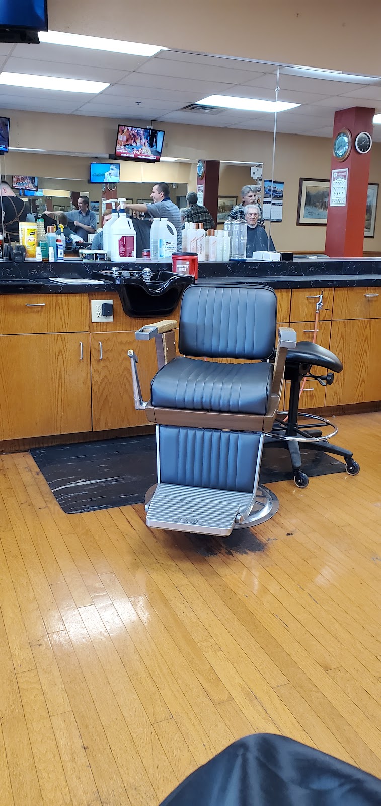 Mustang Barbers | 5500 Greenville Ave Suite 612, Dallas, TX 75206, USA | Phone: (214) 369-8969