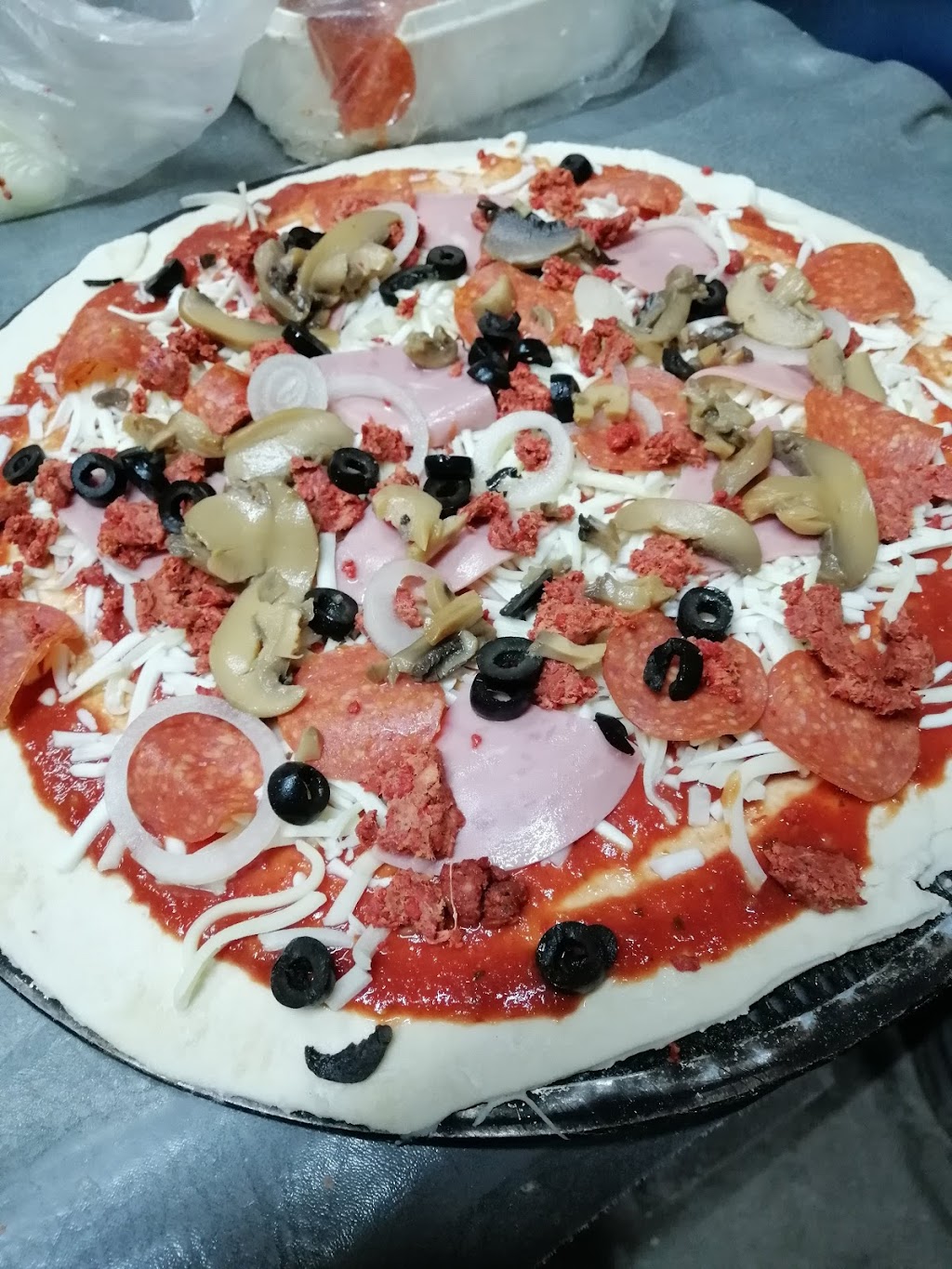 Pizzeria youth ON | Sagitario 42, Matamoros, 22230 Tijuana, B.C., Mexico | Phone: 663 109 3388