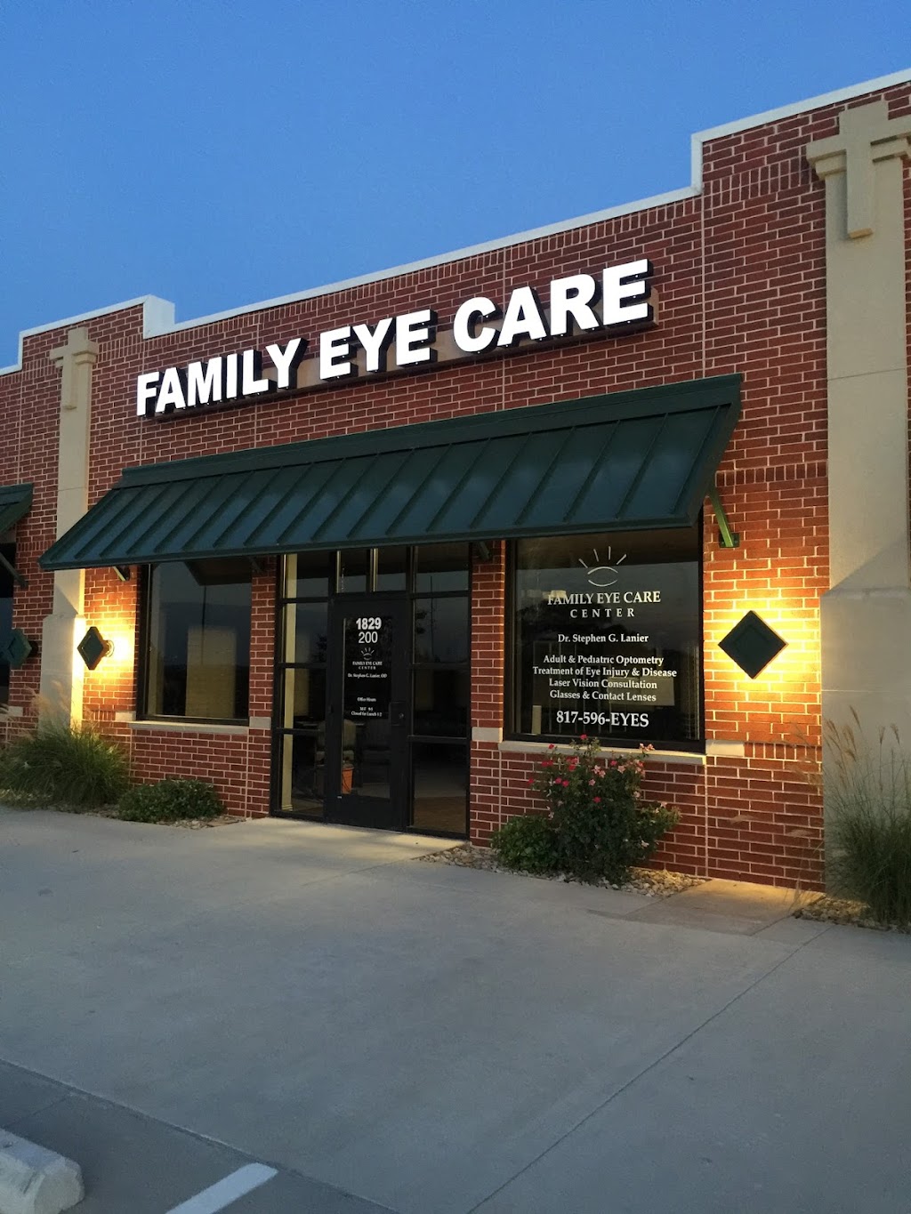 Family Eye Care Center | 1829 Martin Dr #200, Weatherford, TX 76086, USA | Phone: (817) 594-2311