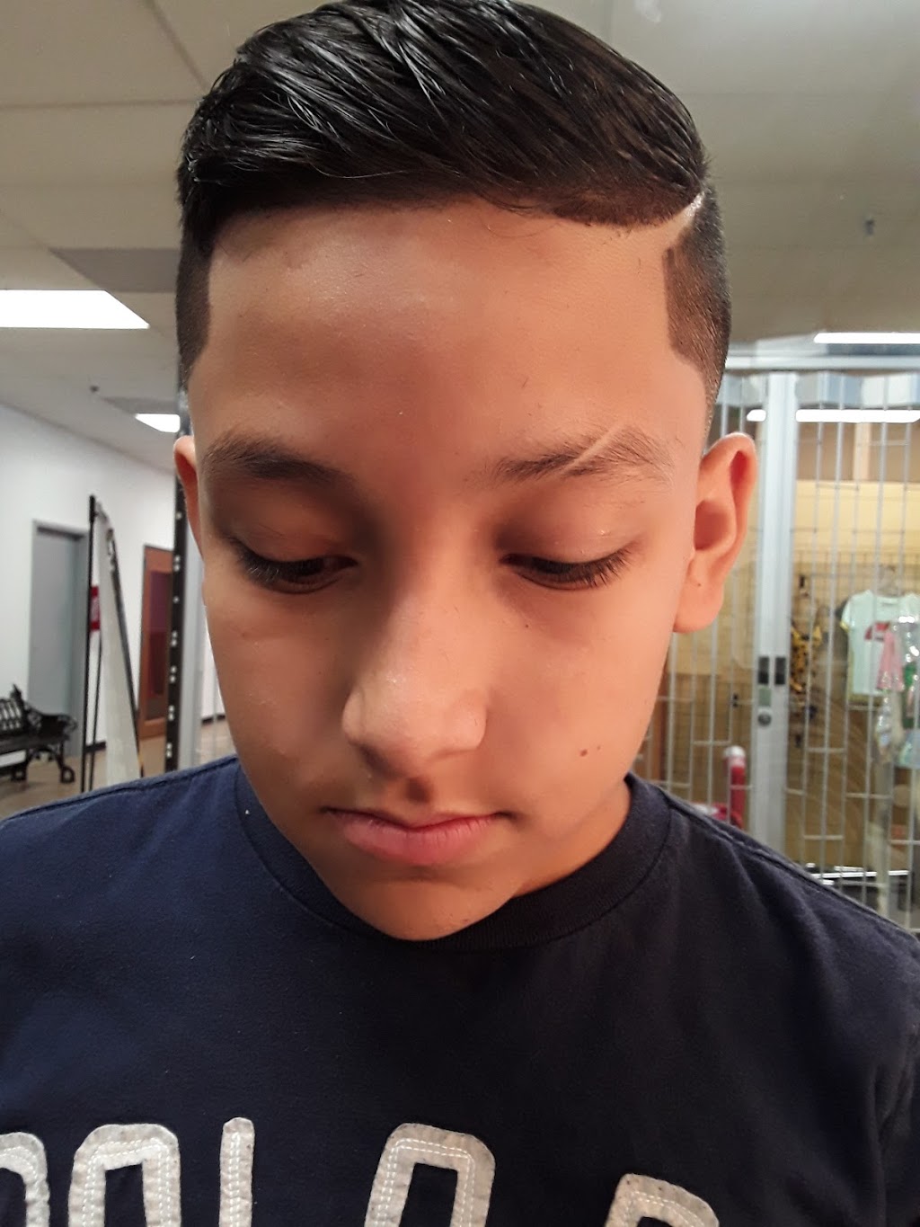 LOOK PERFECT BARBER & beauty Salon | El Mercado de la gran plaza tercer piso 3B-117, 4200 South Fwy, Fort Worth, TX 76115, USA | Phone: (817) 840-8444