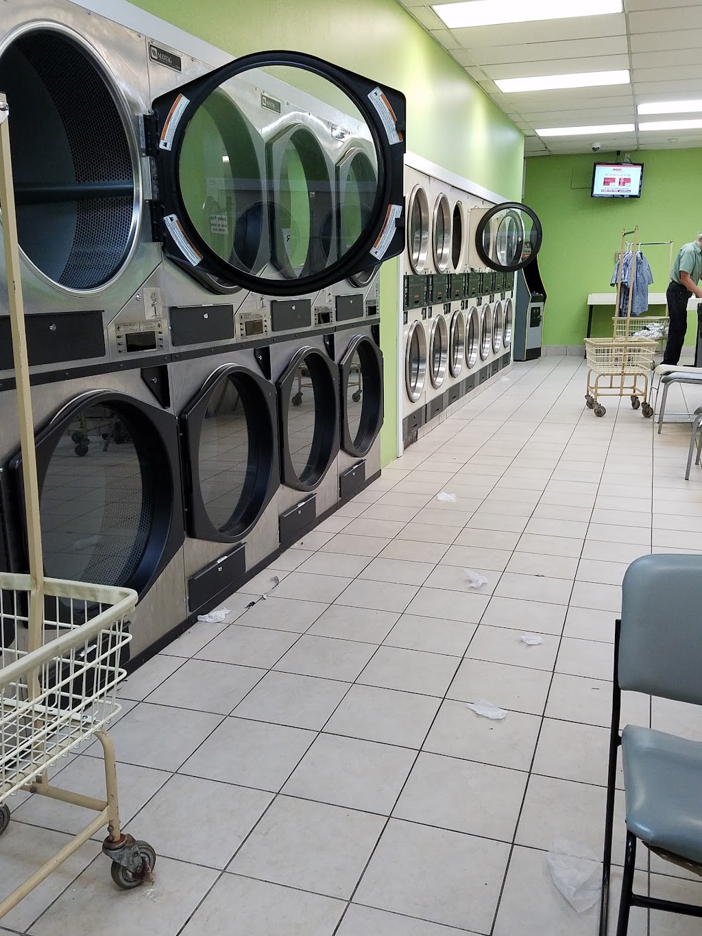 oakdale laundry | 1981 Geneva Ave N, Oakdale, MN 55128, USA | Phone: (651) 702-6937