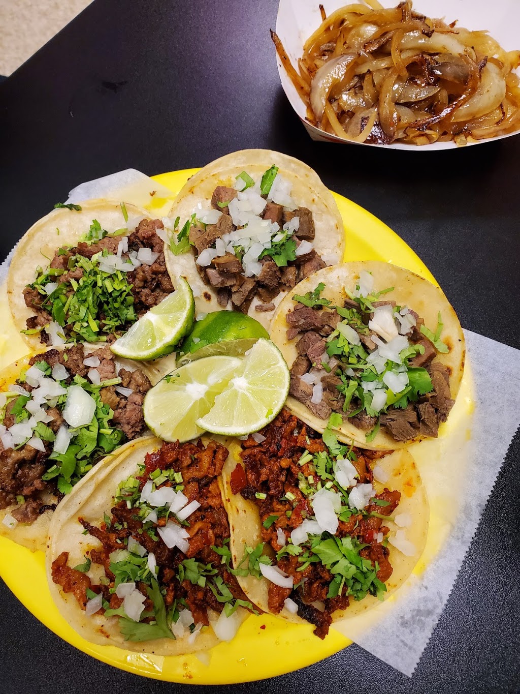 Tacos Chilo estilo Chilango | 1109 S Walton Walker Blvd, Dallas, TX 75211, USA | Phone: (972) 685-6505