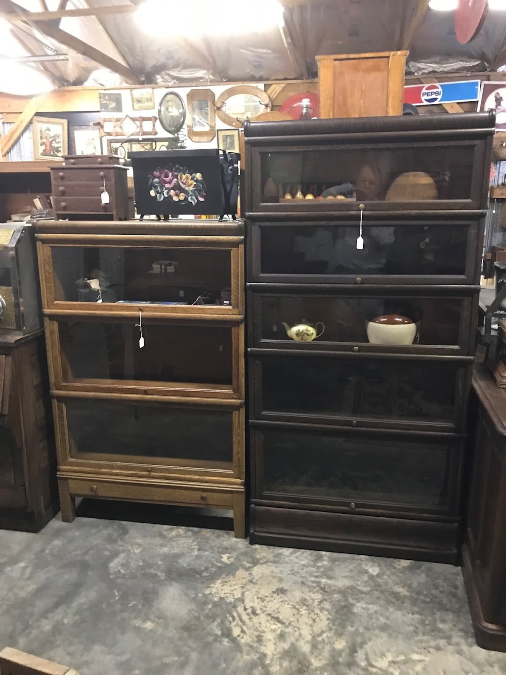 Hickory Mountain Antiques | 1921 Hadley Mill Rd #1, Pittsboro, NC 27312, USA | Phone: (919) 642-0022