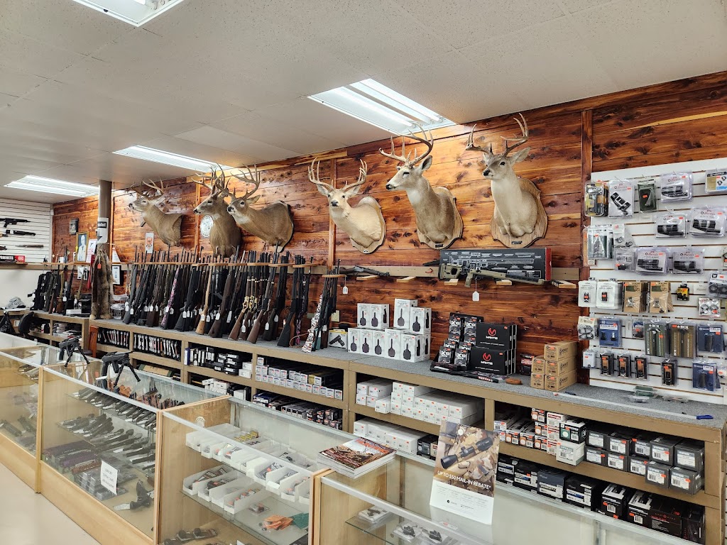 Gun World & Sporting Goods | 1126 Indiana 62 NW, Corydon, IN 47112, USA | Phone: (812) 738-0935
