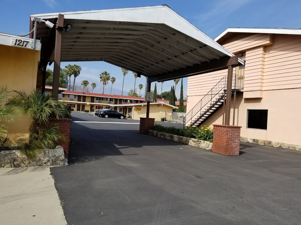 Capri Motel | 1217 E Holt Blvd, Ontario, CA 91761, USA | Phone: (909) 984-2332