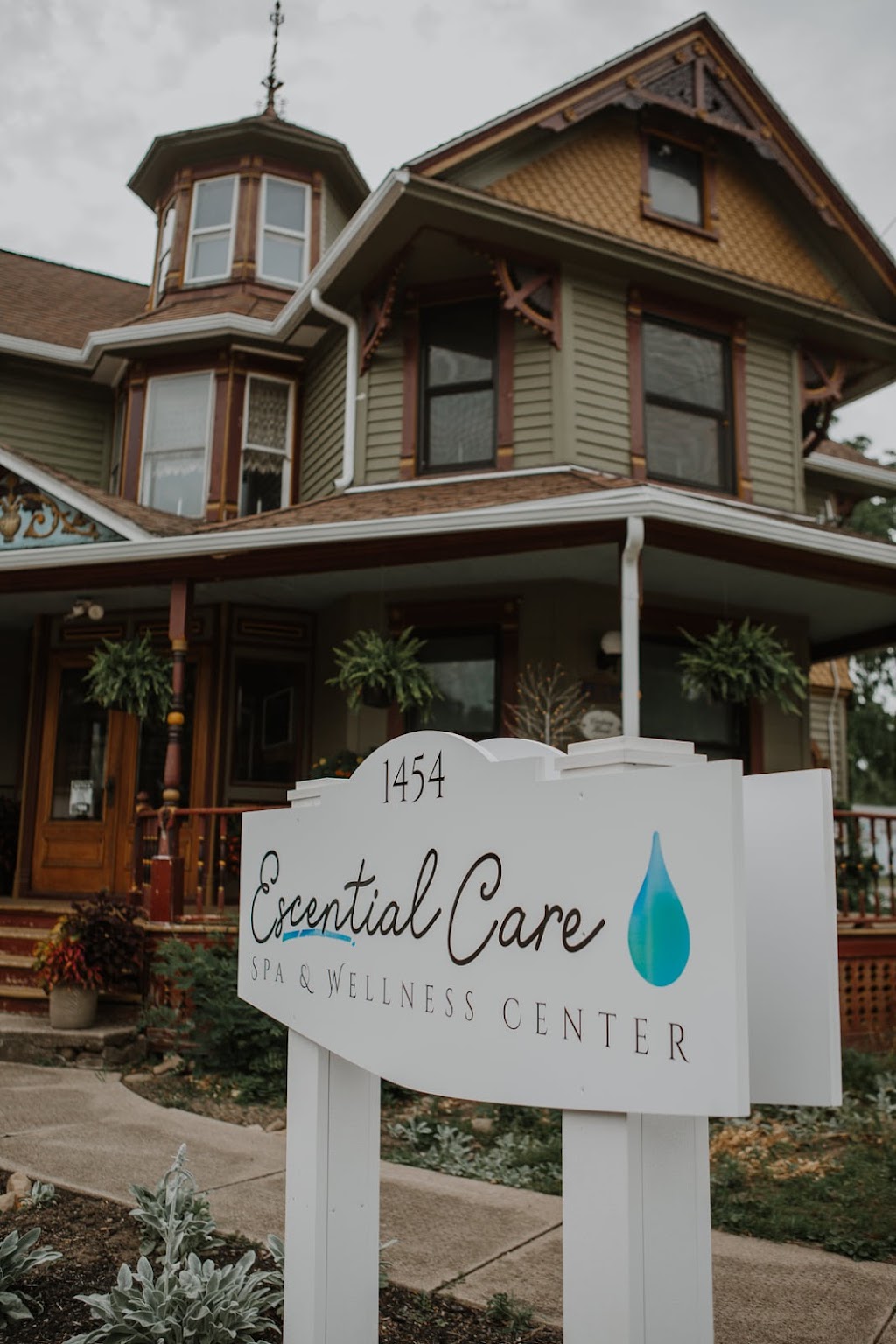 Escential Care Massage Spa and Wellness | 1454 Exchange St, Alden, NY 14004, USA | Phone: (716) 902-4295