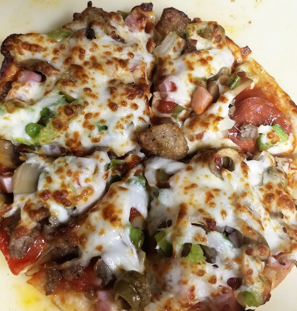 Hawks Pizza & Drive-Thru | 402 E Washington St, Napoleon, OH 43545, USA | Phone: (419) 599-1946