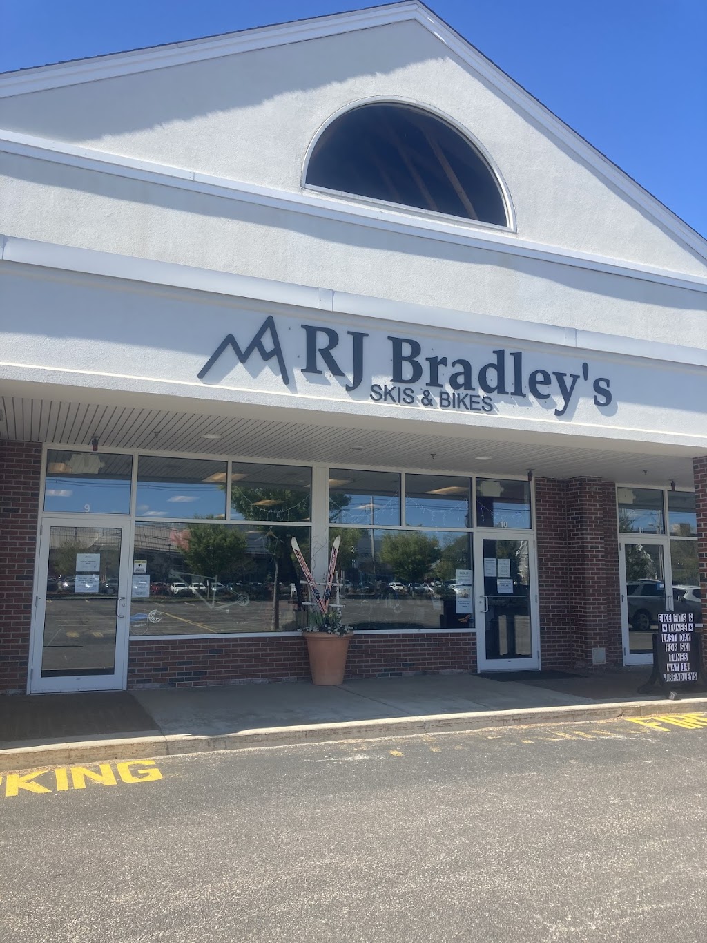 RJ Bradleys Ski & Bike | 222 Great Rd, Littleton, MA 01460, USA | Phone: (978) 339-5375