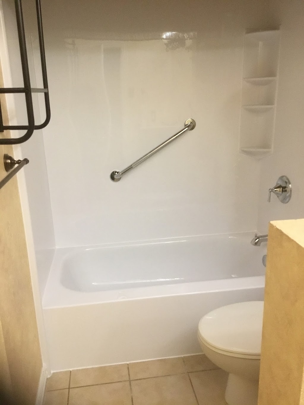 Bath Fitter | 744 Ave H East, Arlington, TX 76011, USA | Phone: (682) 206-3531