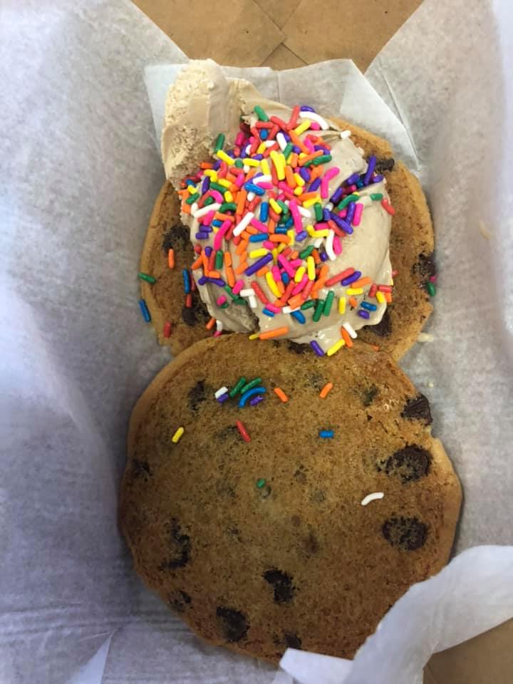 Cookies and Creme Jax Beach | 241 13th Ave N, Jacksonville Beach, FL 32250, USA | Phone: (904) 372-0022