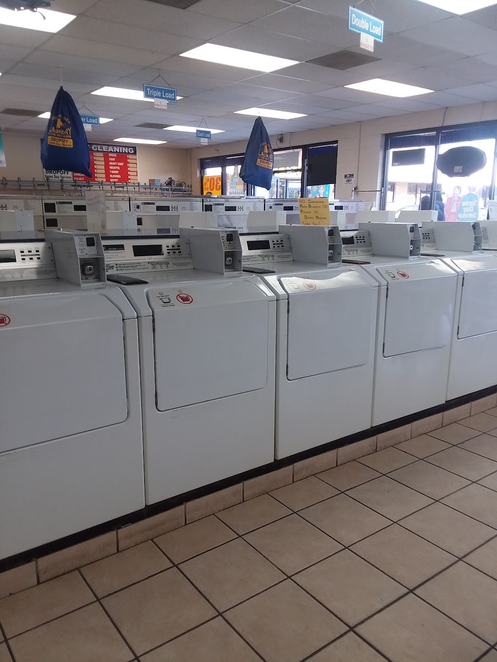 Holiday Plaza Laundromat | 8485 N Wayne Rd, Westland, MI 48185, USA | Phone: (734) 427-4308