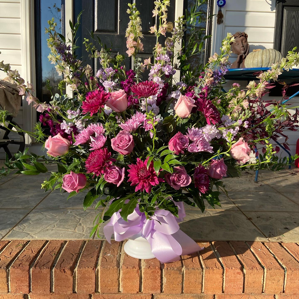 Daly Floral Designs | 7805 Cedar Point Dr, Summerfield, NC 27358, USA | Phone: (336) 509-1020