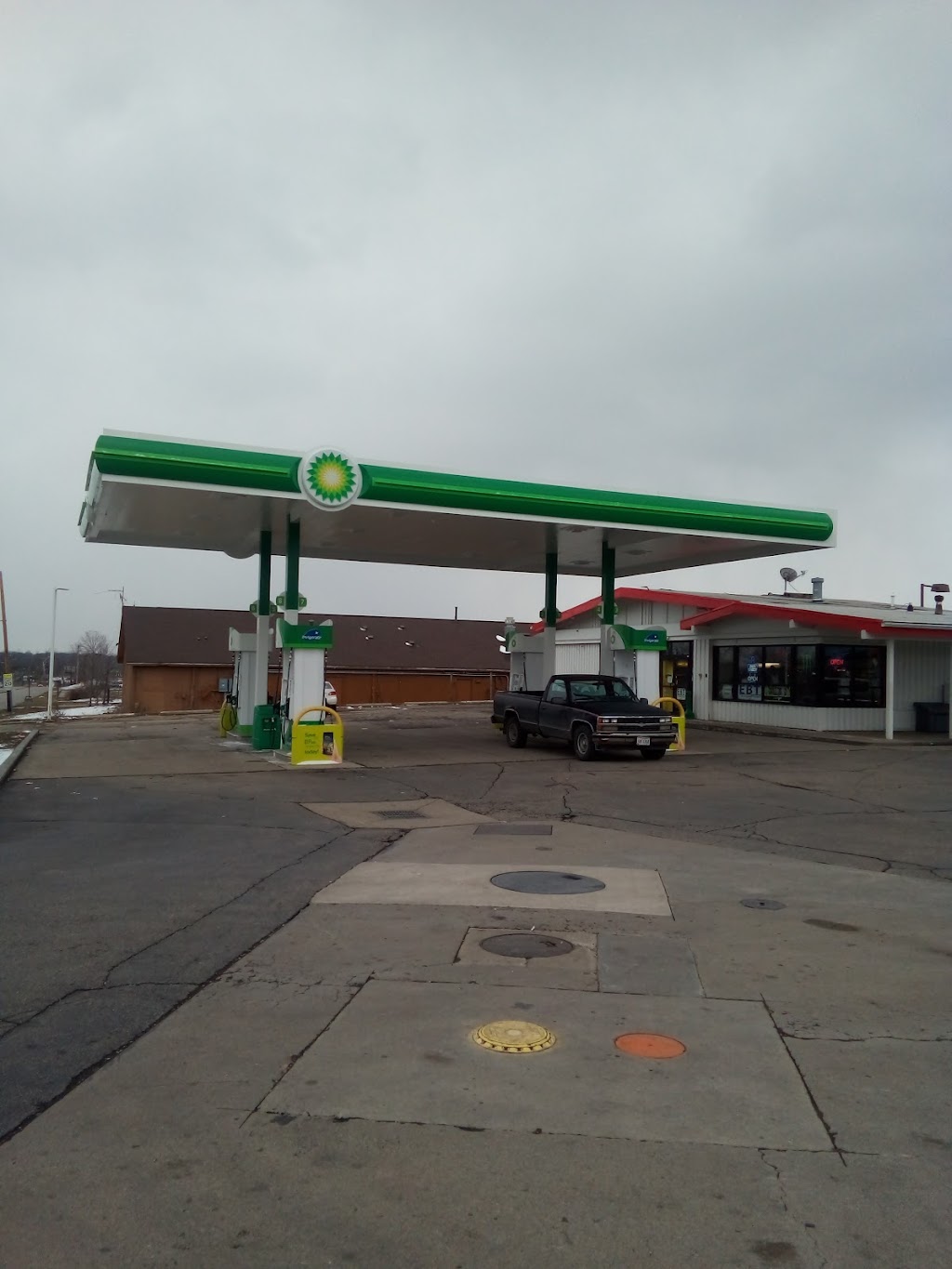 bp | 110 Shoup Mill Rd, Dayton, OH 45415, USA | Phone: (937) 277-0800