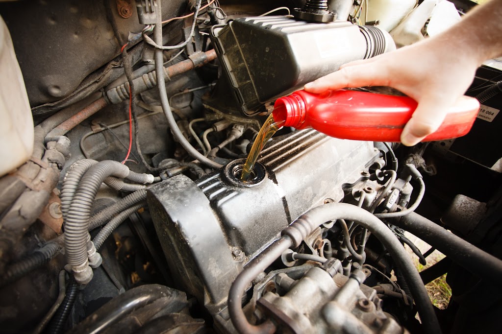 Strickland Brothers 10 Minute Oil Change | 19011 E Quincy Ave, Aurora, CO 80015, USA | Phone: (720) 870-3870