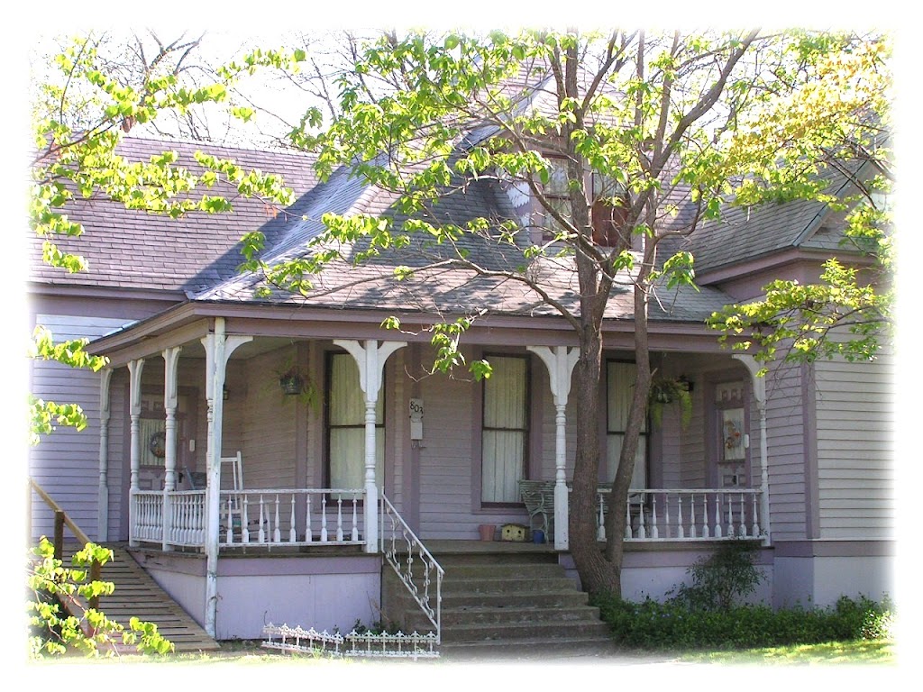 Carleton House Bed and Breakfast | 803 N Main St, Bonham, TX 75418, USA | Phone: (903) 583-2779