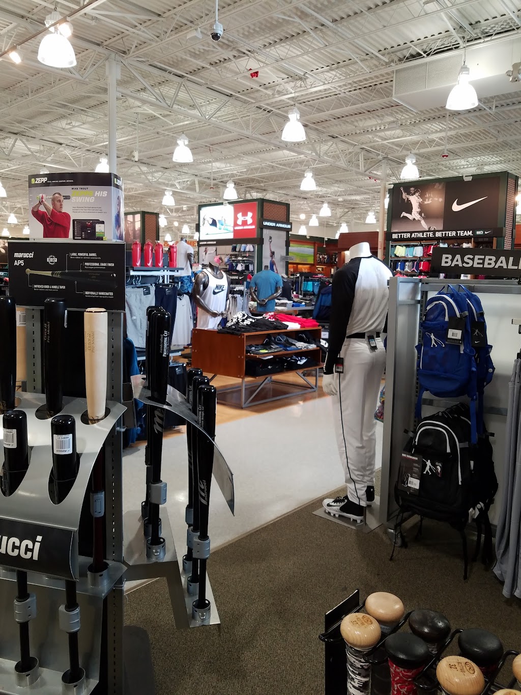 DICKS Sporting Goods | 550 Boardman Poland Rd, Youngstown, OH 44514, USA | Phone: (330) 629-6871