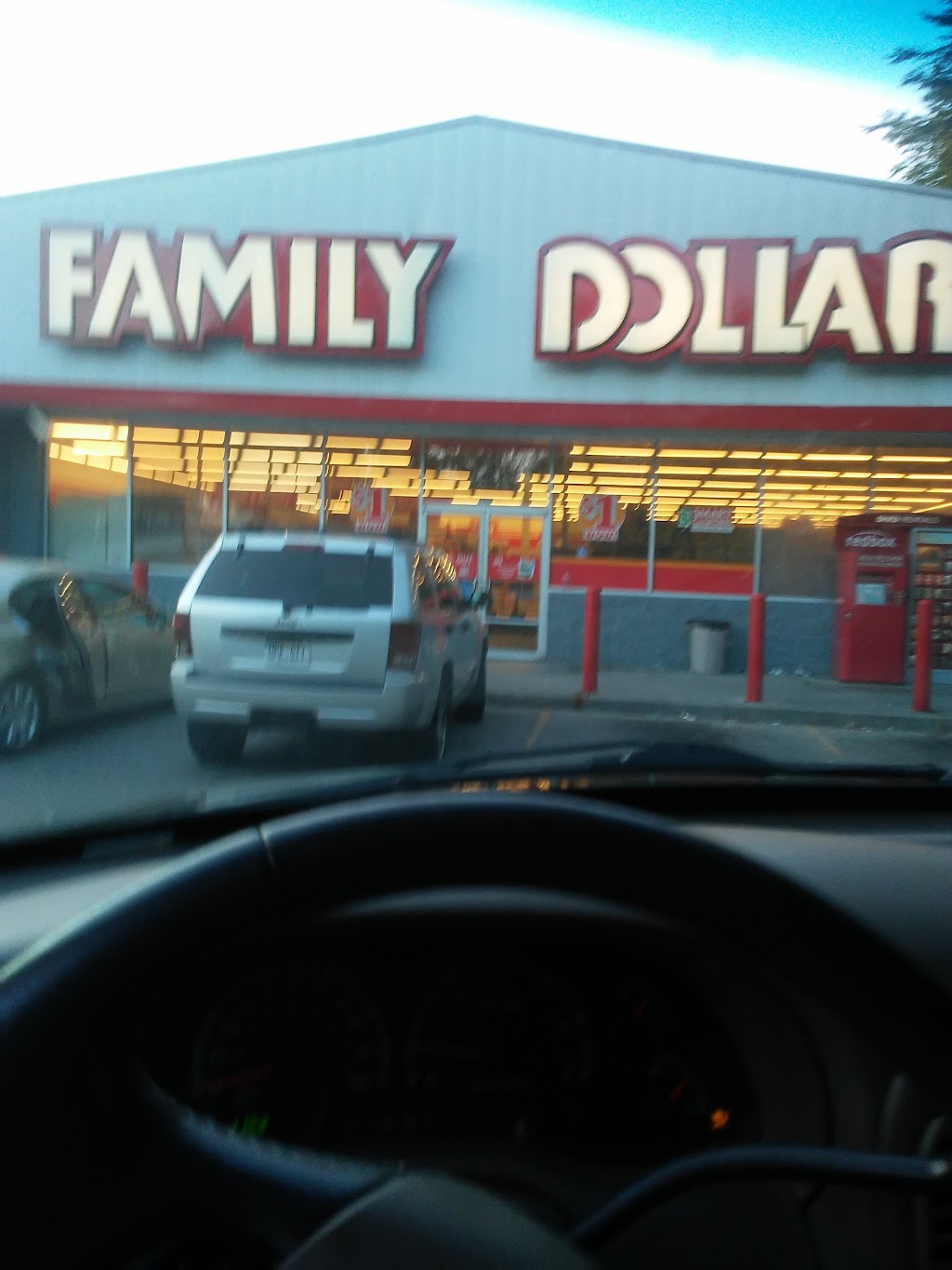 Family Dollar | 1725 S 13th St, Omaha, NE 68108, USA | Phone: (402) 951-7132