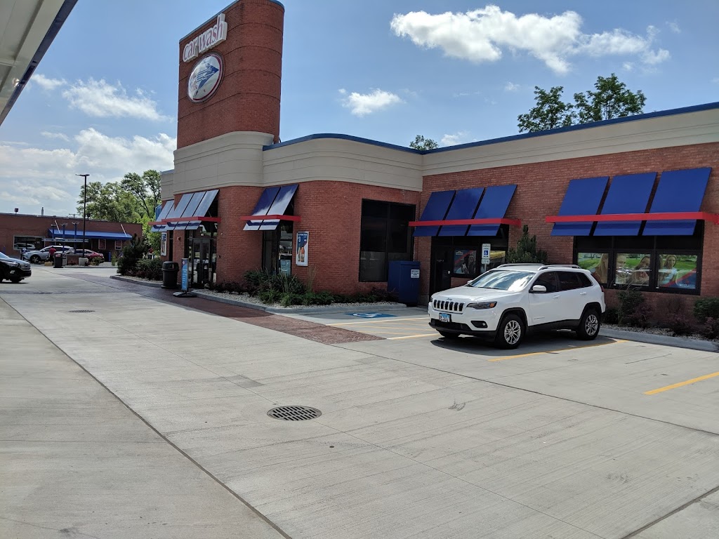 Delta Sonic Car Wash | 1415 Ogden Ave, Downers Grove, IL 60515, USA | Phone: (630) 964-4840