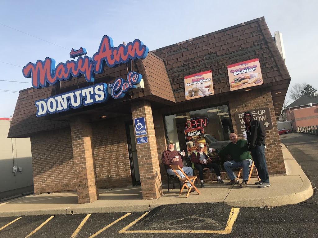 Mary Ann Donuts Shop | 5039 Tuscarawas St W, Canton, OH 44708, USA | Phone: (330) 477-1400