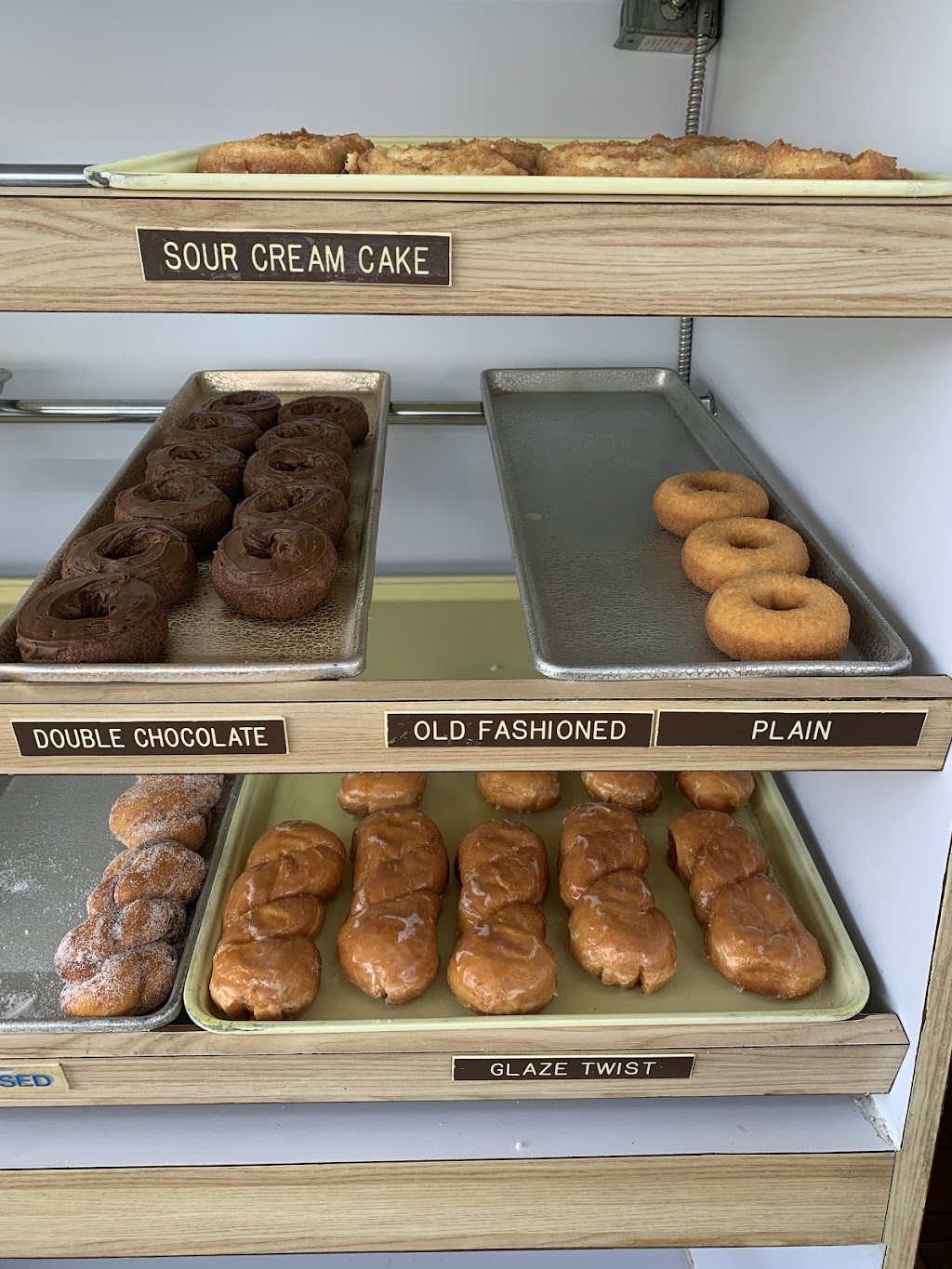 Yum Yum Donuts | 7226 Greenfield Rd, Dearborn, MI 48126, USA | Phone: (203) 916-3951