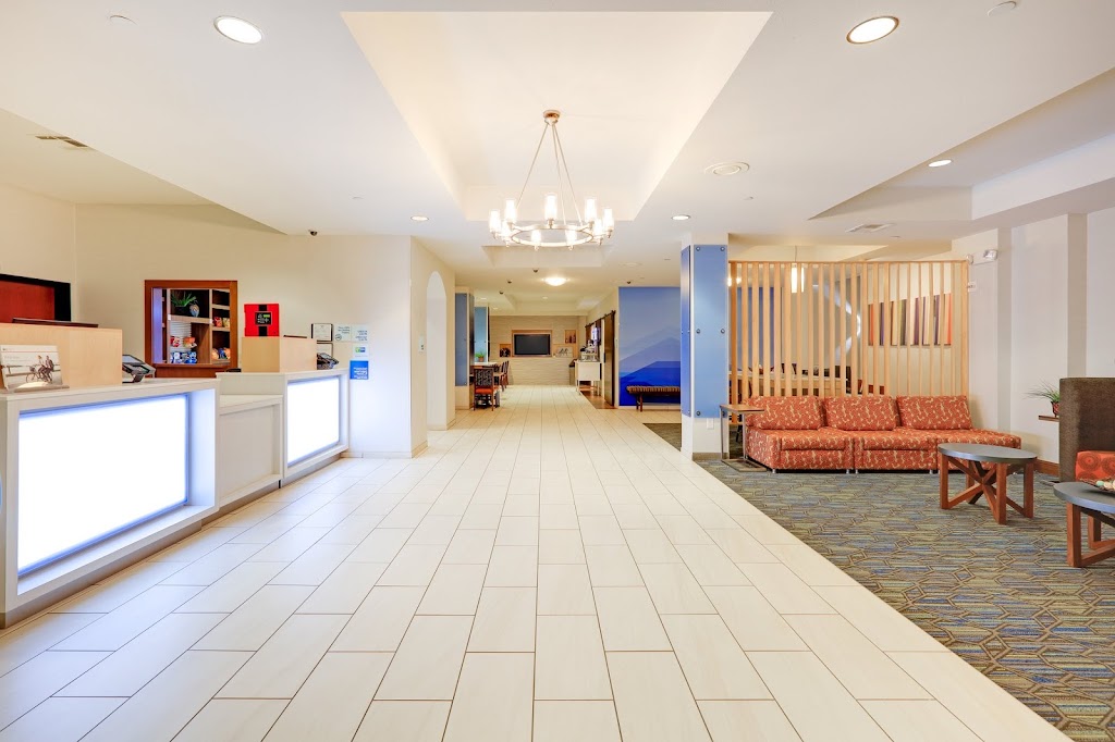 Holiday Inn Express & Suites Burleson/Ft. Worth, an IHG Hotel | 13250 Jake Ct, Burleson, TX 76028, USA | Phone: (817) 426-0396