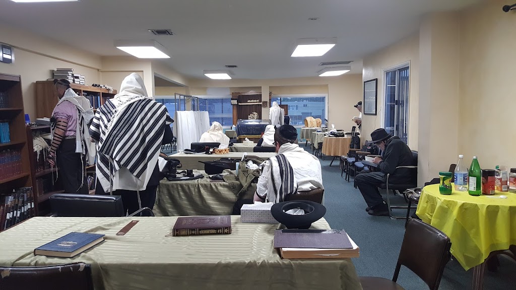 Congregation Ahavat Yisroel | 731 N La Brea Ave, Los Angeles, CA 90038, USA | Phone: (323) 937-1247