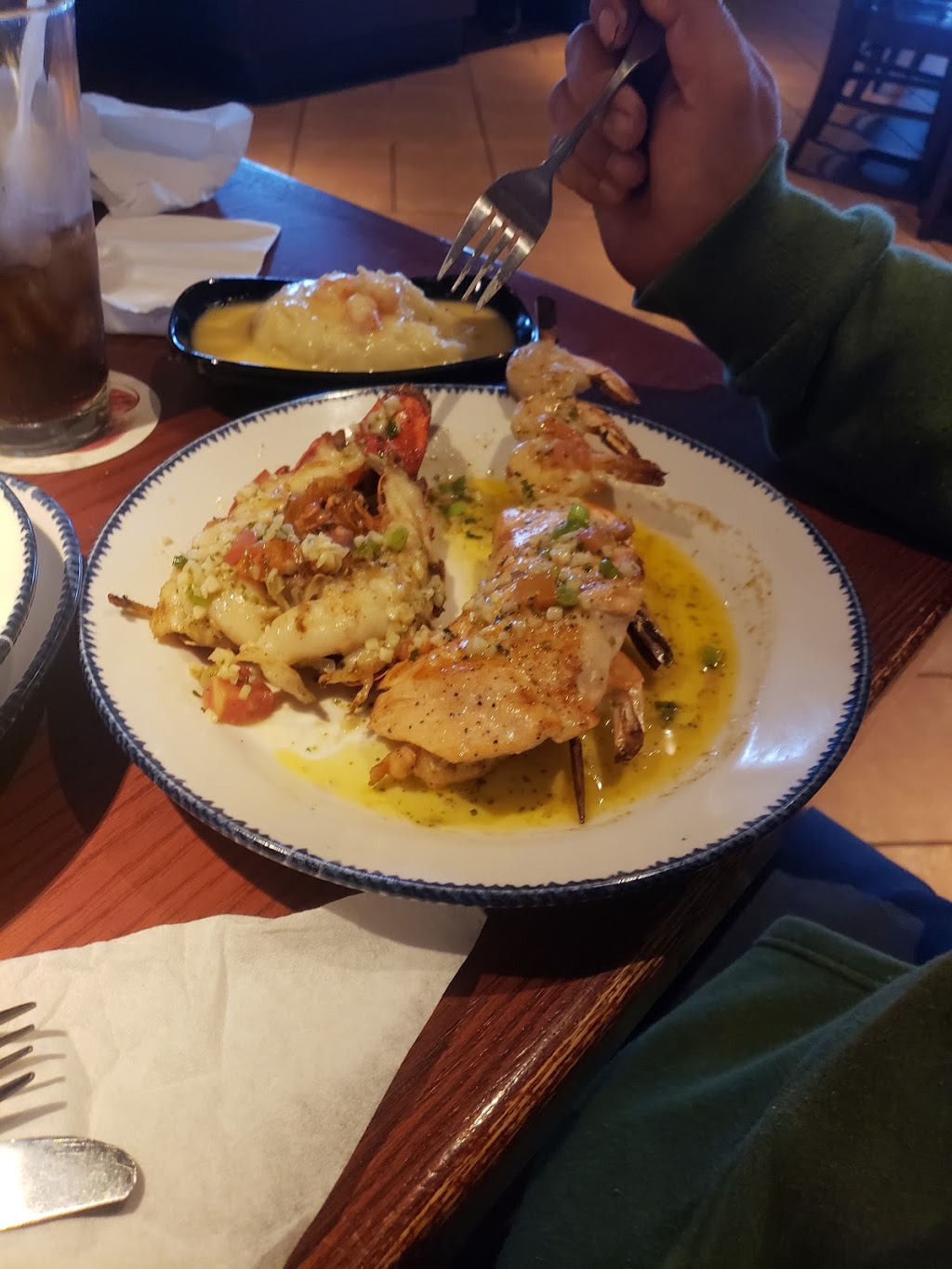 Red Lobster | 2381 Maplewood Commons Dr, Maplewood, MO 63143, USA | Phone: (314) 647-5257