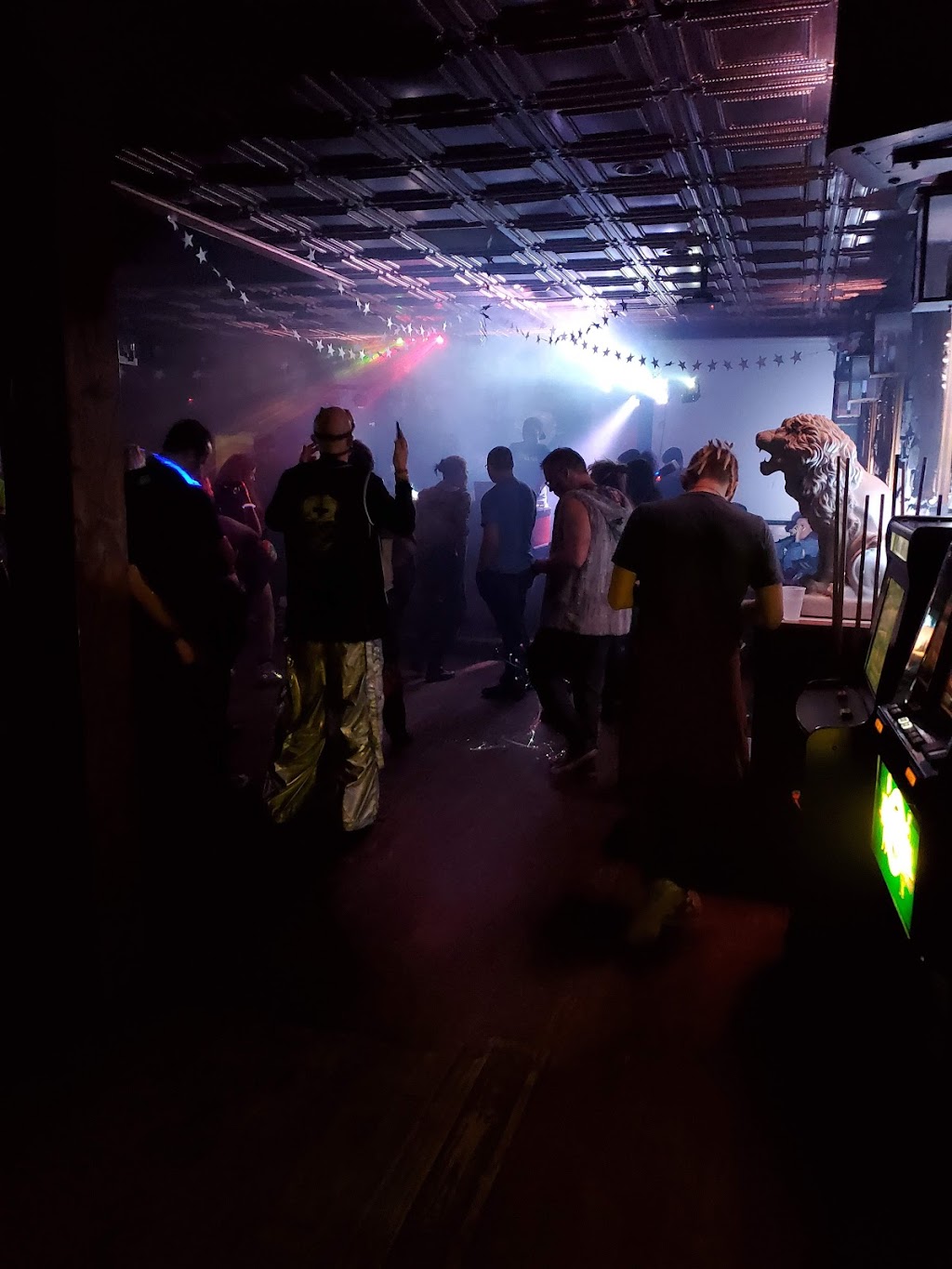Parliament Pub | 16939 Wright Plaza, Omaha, NE 68130, USA | Phone: (402) 991-6555