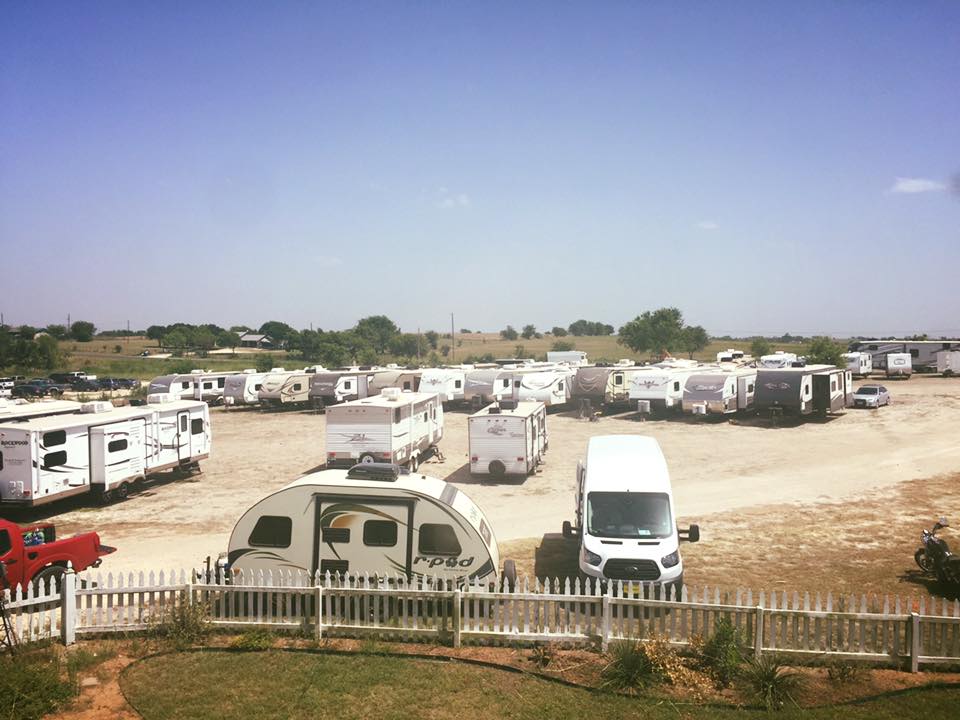 Woody RV Rentals, LLC | 1751 Co Rd 107, Hutto, TX 78634, USA | Phone: (512) 944-5800