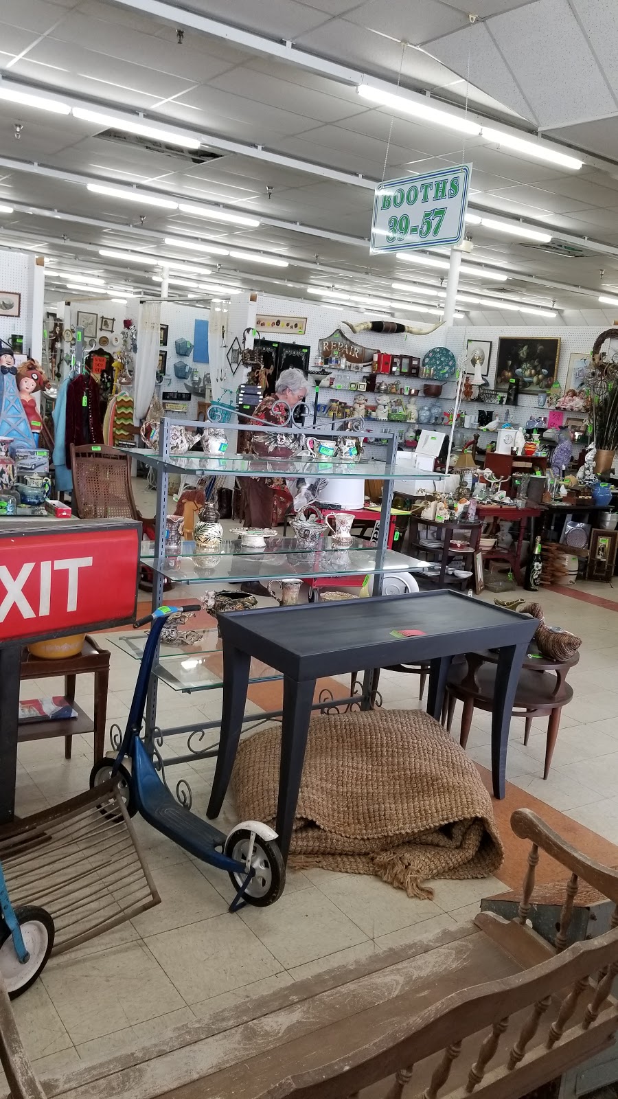 Countryside Collectibles Mall | 219 Chatham Sq, Siler City, NC 27344, USA | Phone: (919) 742-2013