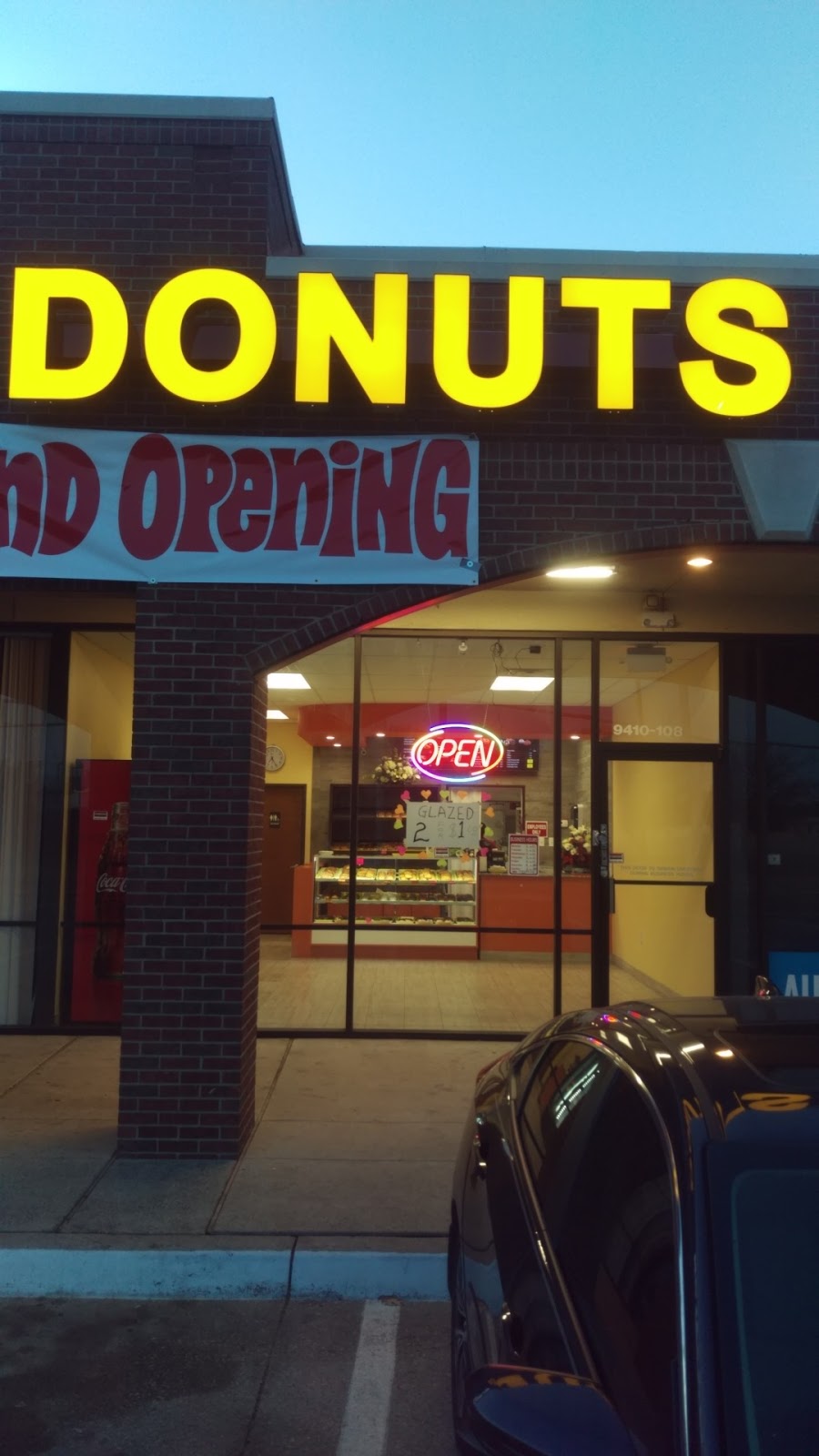 Donuts | 9410 Walnut St Platform, Dallas, TX 75243, USA | Phone: (214) 238-2335