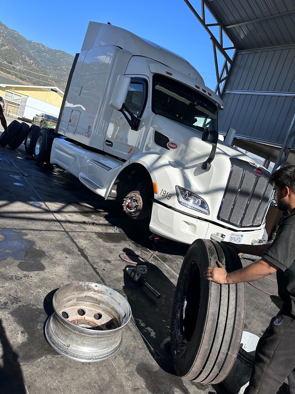 SB Truck Repair & Parts | 1910 Rex Cole Rd, San Bernardino, CA 92407, USA | Phone: (909) 644-8322