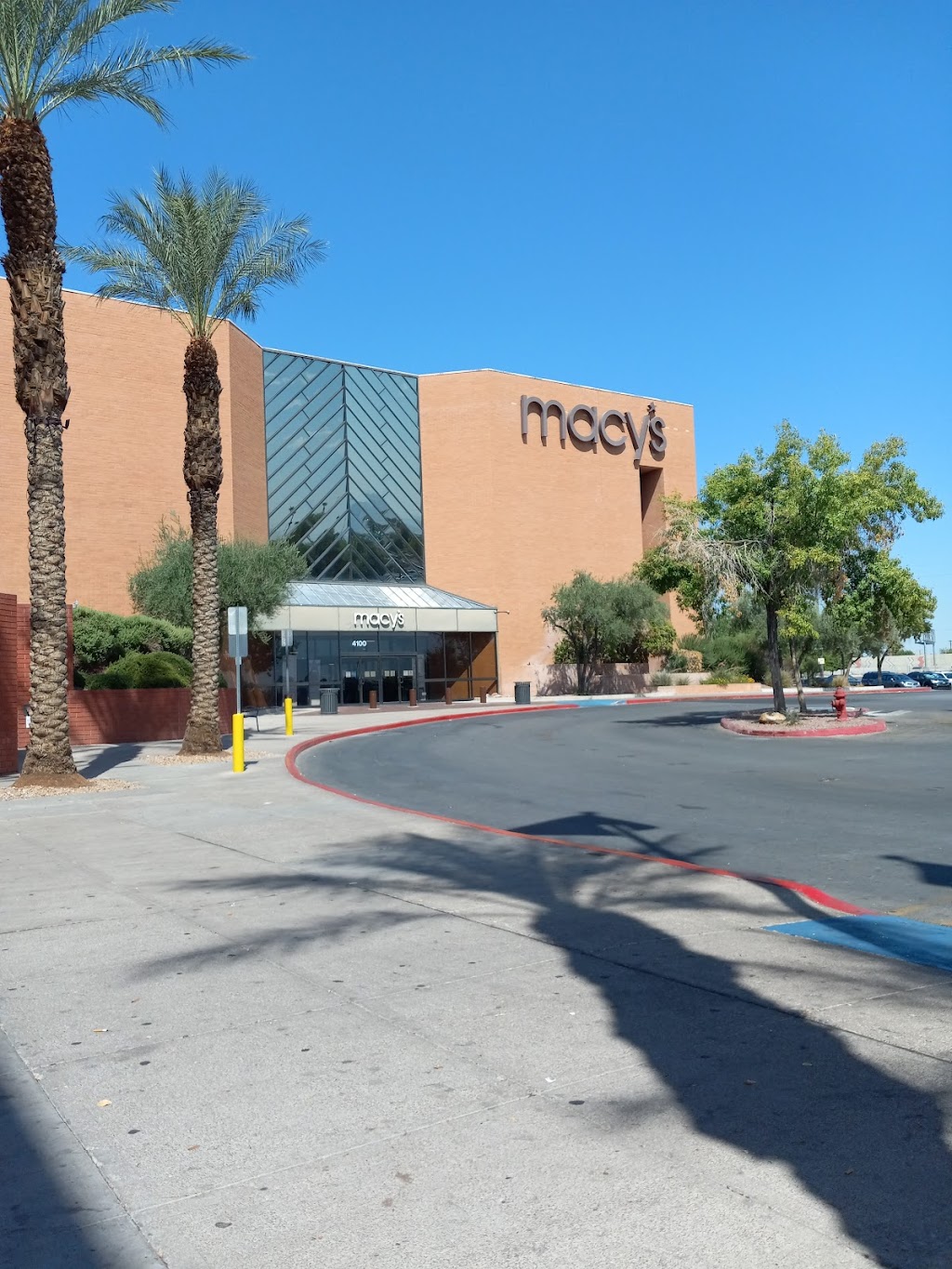 Macys | 4100 Meadows Ln, Las Vegas, NV 89107, USA | Phone: (702) 258-2100