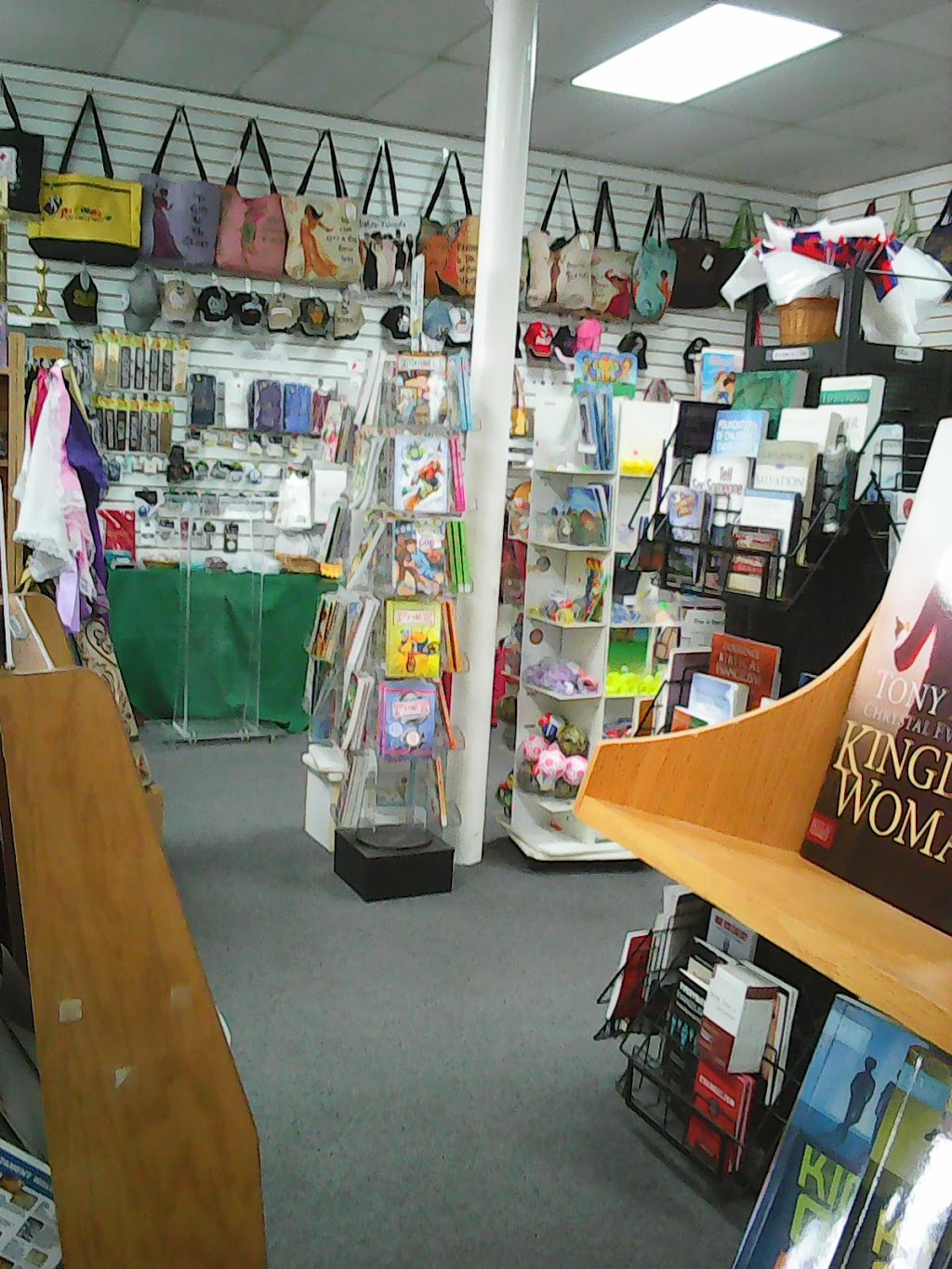 WFC Christian Books & Gifts | 14224 Smoketown Rd, Woodbridge, VA 22192, USA | Phone: (703) 910-4241