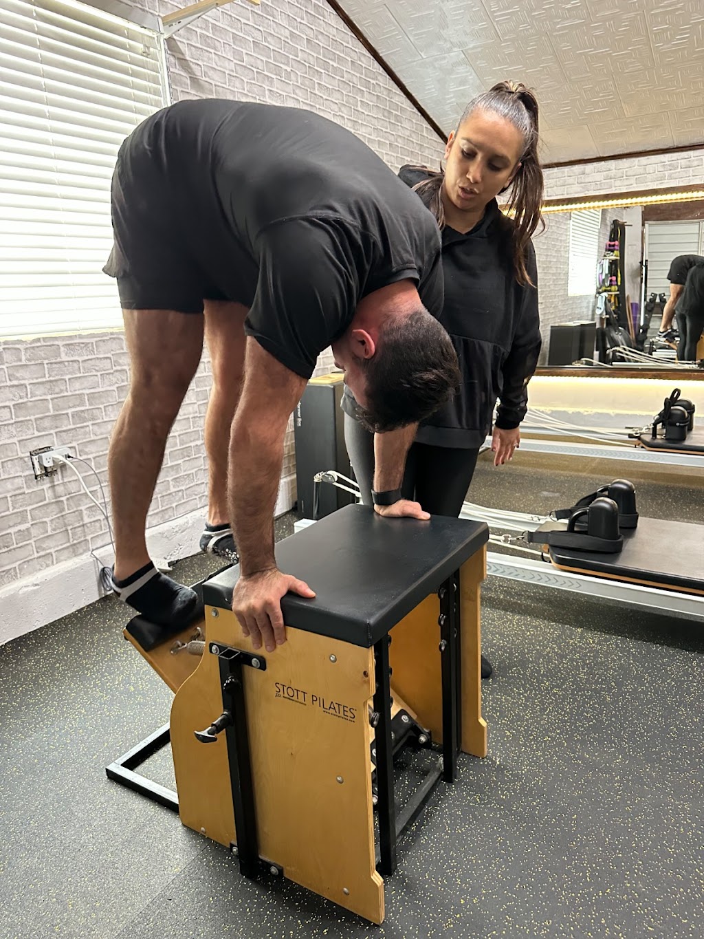 Kichik studio | Woodland Hills, Los Angeles, CA 91364, USA | Phone: (657) 229-3615