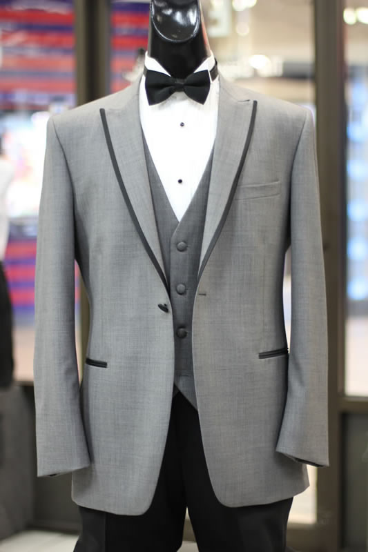 Elegant Penguin Formal Wear | 2200 N Yarbrough Dr, El Paso, TX 79925 | Phone: (915) 592-8897