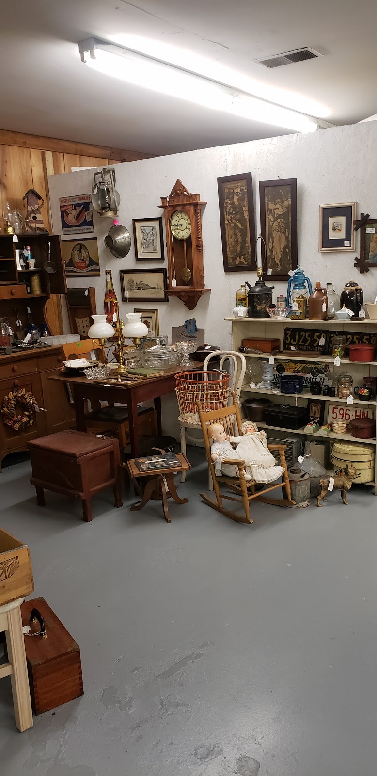 Country Road Consignment & Krafts | 3516 NC-218 E, Monroe, NC 28110 | Phone: (704) 245-2666