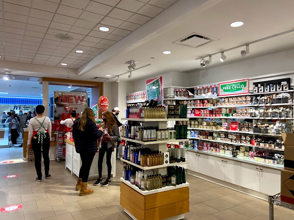 Bath & Body Works | 2432 Willowbrook Mall, Wayne, NJ 07470, USA | Phone: (973) 785-7580