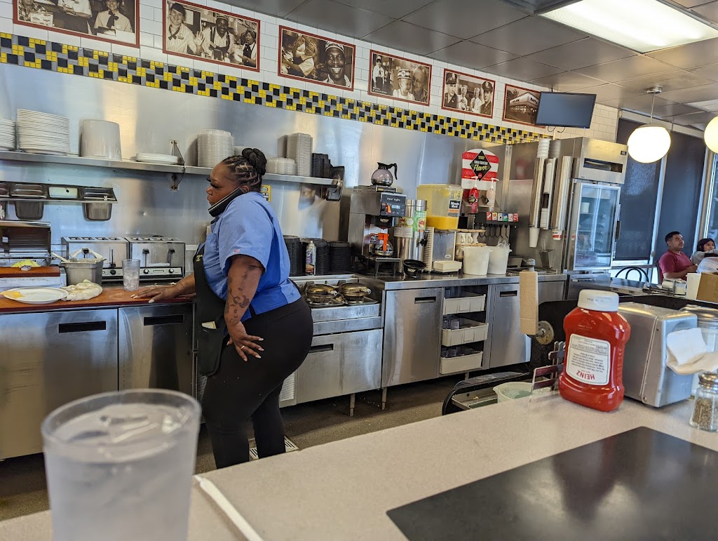 Waffle House | 501 Westinghouse Blvd, Charlotte, NC 28273, USA | Phone: (704) 588-6400