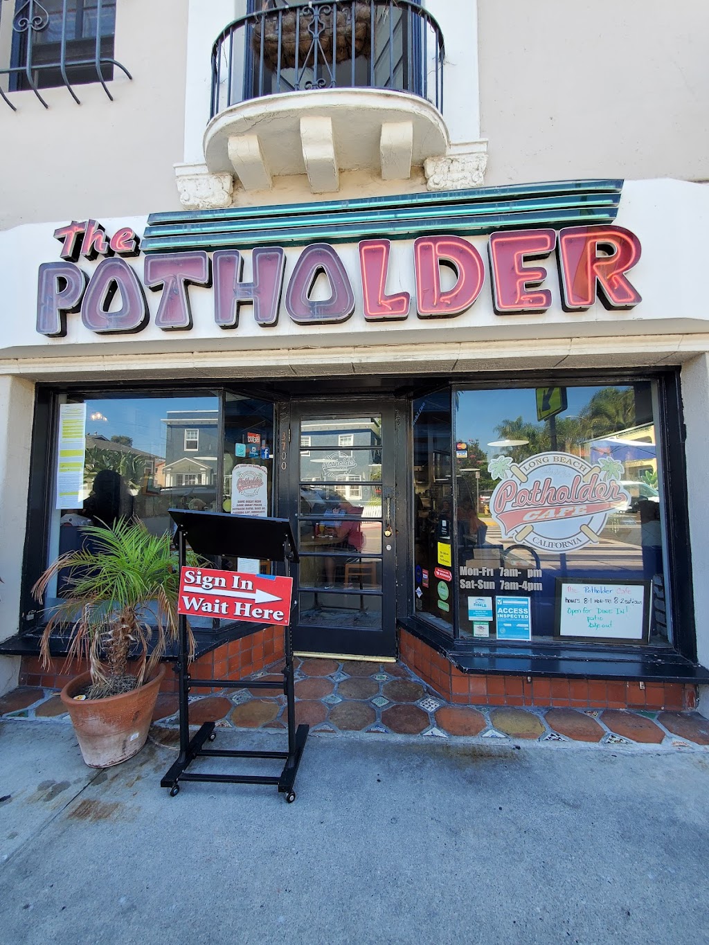The Potholder Cafe Belmont | 3700 E Broadway, Long Beach, CA 90803, USA | Phone: (562) 433-9305