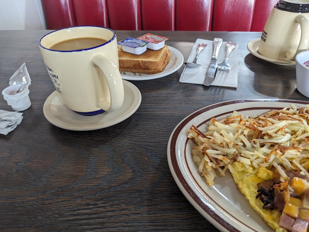 Bellflower Diner | 17018 Bellflower Blvd, Bellflower, CA 90706, USA | Phone: (562) 866-0533