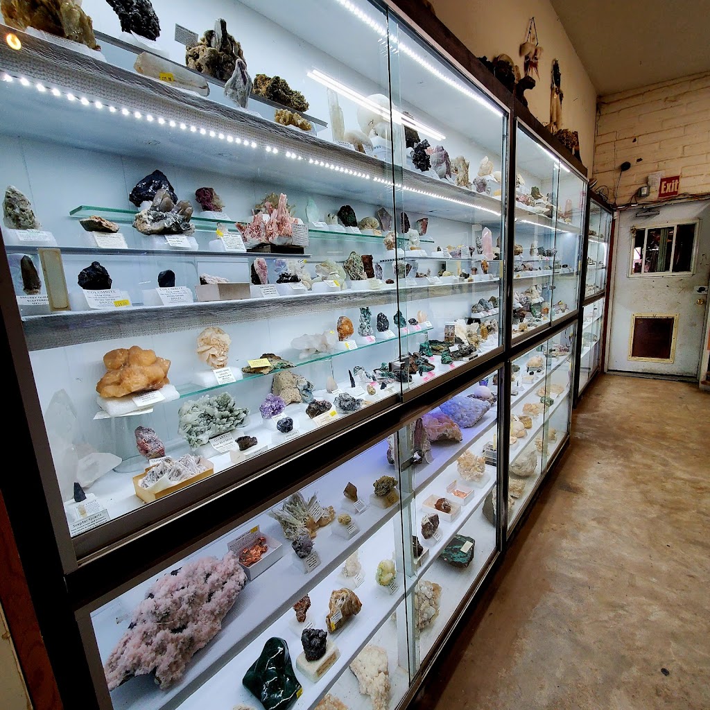 Tucson Mineral and Gem World | 2801 S Kinney Rd, Tucson, AZ 85735, USA | Phone: (520) 883-0682